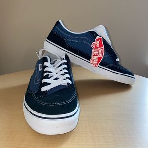 Men’s Classic Vans Skater Shoe SZ 11 US